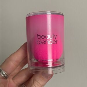 beautyblender Vibrant Pink Makeup Sponge